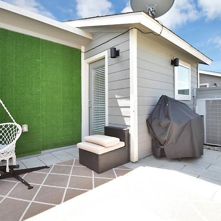 Amazing Rooftop! Downtown Skyline Views!!! Sleeps 15 ヒューストン エクステリア 写真