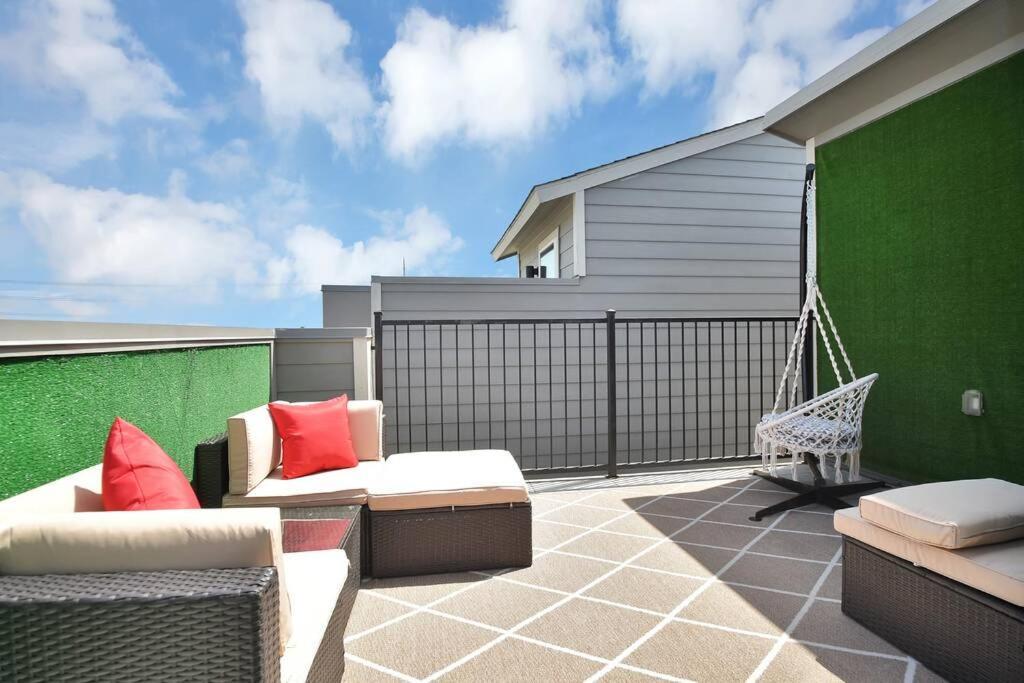 Amazing Rooftop! Downtown Skyline Views!!! Sleeps 15 ヒューストン エクステリア 写真