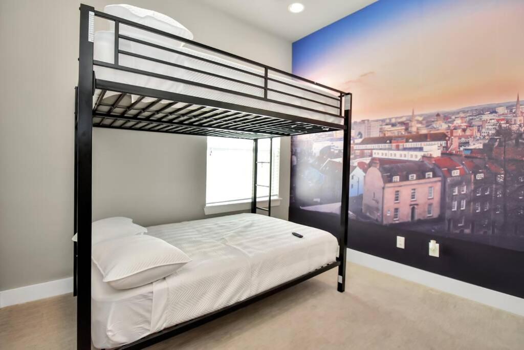 Amazing Rooftop! Downtown Skyline Views!!! Sleeps 15 ヒューストン エクステリア 写真
